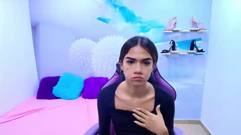 Snapshot of demi_leed chatting on 10/03/25, 11:29 DEMI online show from 10/03/25, 11:29