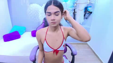 Snapshot of demi_leed chatting on 10/31/25, 12:50 DEMI online show from 10/31/25, 12:50