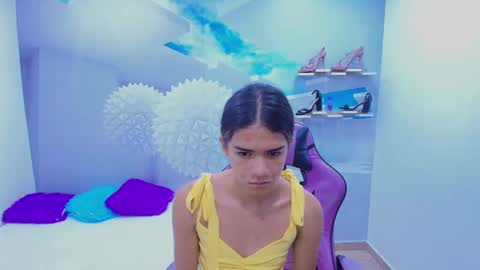 Snapshot of demi_leed chatting on 11/08/25, 12:38 DEMI online show from 11/08/25, 12:38