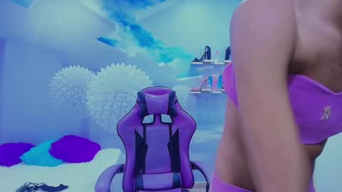 Snapshot of demi_leed chatting on 11/19/25, 11:32 DEMI online show from 11/19/25, 11:32