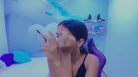 Snapshot of demi_leed chatting on 11/20/25, 11:32 DEMI online show from 11/20/25, 11:32