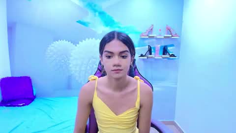 Snapshot of demi_leed chatting on 12/15/25, 02:32 DEMI online show from 12/15/25, 02:32