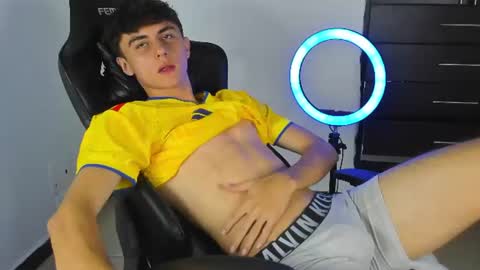 Snapshot of demian_cute chatting on 07/06/26, 04:42 Demian online show from 07/06/26, 04:42