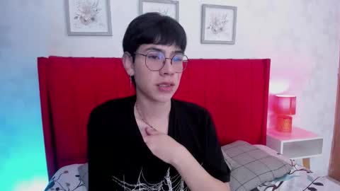 Snapshot of demian_hush chatting on 02/17/26, 07:20 demian_hush online show from 02/17/26, 07:20