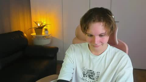 Snapshot of demianenglen chatting on 04/06/26, 02:40 demianenglen online show from 04/06/26, 02:40