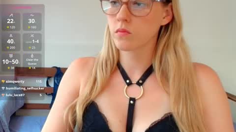 Snapshot of demigoddesslexie chatting on 12/14/25, 02:50 demigoddesslexie online show from 12/14/25, 02:50