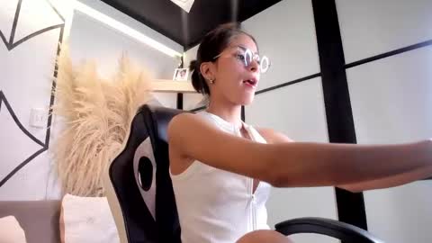 Demi online show from 04/19/26, 04:23