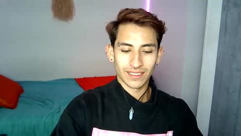 Snapshot of demirsky6 chatting on 11/10/25, 12:31 Demir Sky online show from 11/10/25, 12:31