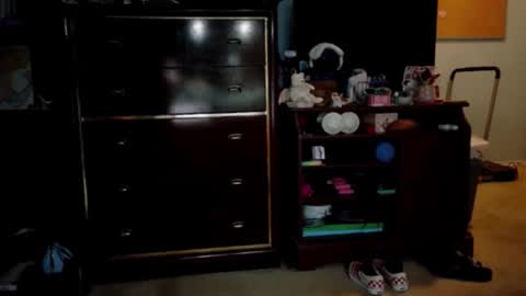 demi xc online show from 04/22/26, 10:50