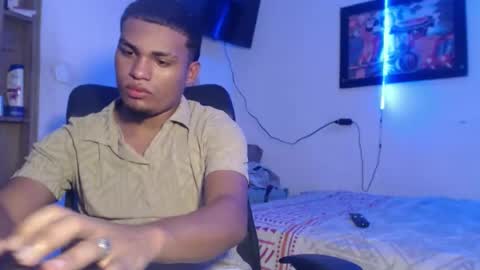 Snapshot of demol_latin chatting on 11/14/25, 04:33 MASTER DAV online show from 11/14/25, 04:33