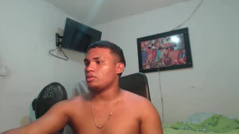 Snapshot of demol_latin chatting on 11/21/25, 03:22 MASTER DAV online show from 11/21/25, 03:22