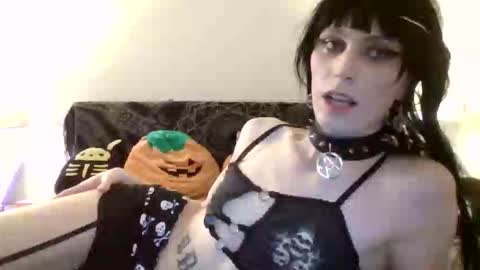 Snapshot of demonally chatting on 05/14/26, 12:28 demonally online show from 05/14/26, 12:28