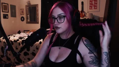 Snapshot of demongf chatting on 01/31/25, 01:54 Demoness Mina online show from 01/31/25, 01:54