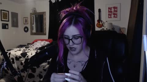 Snapshot of demongf chatting on 02/12/25, 04:54 Demoness Mina online show from 02/12/25, 04:54