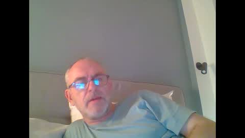 Snapshot of demundu chatting on 12/25/24, 10:05 demundu online show from 12/25/24, 10:05