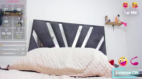 Snapshot of demy_rhoades chatting on 11/08/25, 02:56 Demy online show from 11/08/25, 02:56