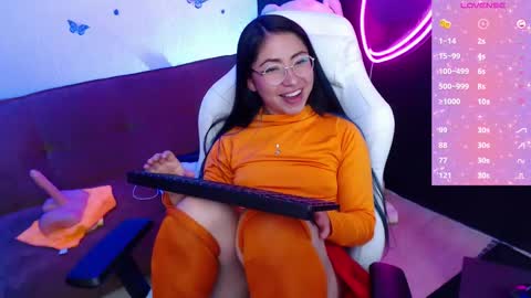 Snapshot of demyanderson_ chatting on 02/16/25, 05:26 Demy online show from 02/16/25, 05:26