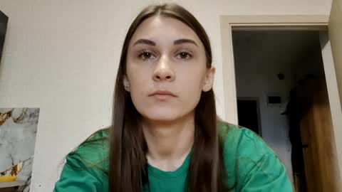 Mia online show from 04/19/26, 07:07