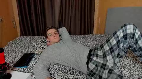 Deni online show from 12/17/25, 11:38