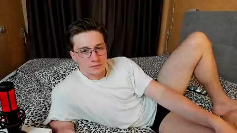 Snapshot of deni_boy99 chatting on 05/23/26, 08:02 Deni online show from 05/23/26, 08:02