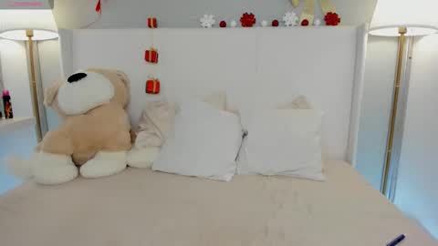 Dennise online show from 03/21/26, 08:19