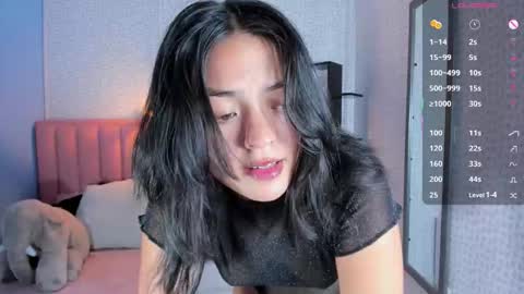 Snapshot of deniserichard2 chatting on 10/17/25, 02:52 D E N I S online show from 10/17/25, 02:52