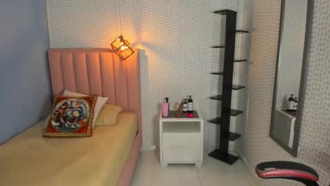 Snapshot of deniserichard2 chatting on 11/26/25, 02:56 D E N I S online show from 11/26/25, 02:56