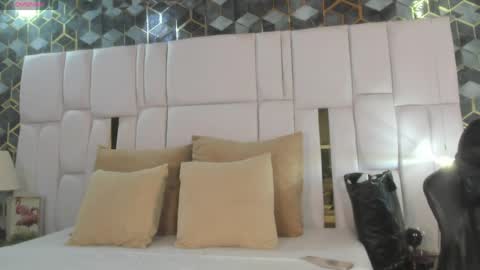 Denisse Khan online show from 04/01/26, 07:55