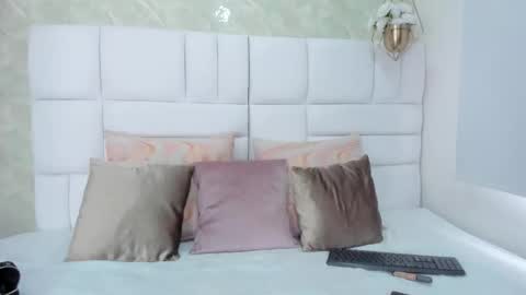 Denisse Khan online show from 04/18/26, 07:58