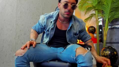 dennis_cox_ online show from 01/22/25, 03:52