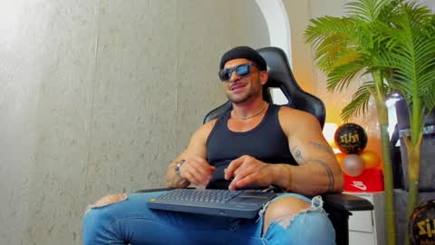 dennis_cox_ online show from 01/22/25, 06:52