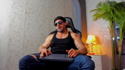 dennis_cox_ online show from 02/02/25, 04:15