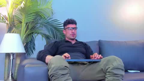 dennis_cox_ online show from 10/12/25, 11:37