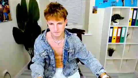 Snapshot of dennis_rodriguez chatting on 12/05/25, 09:00 Dennis online show from 12/05/25, 09:00