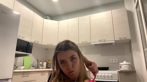 Denni online show from 11/08/25, 03:45