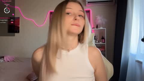 Vi  Victoria online show from 04/19/26, 08:57