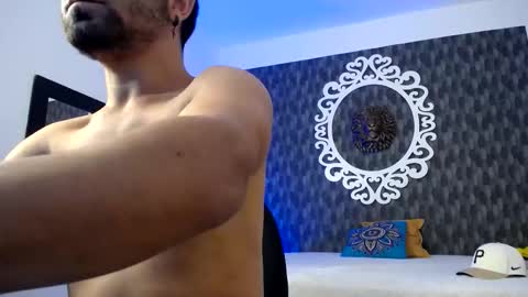 Snapshot of dereck_jhonsonn chatting on 11/06/25, 08:43 Dereck online show from 11/06/25, 08:43