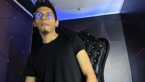 Snapshot of dereck_monroe chatting on 05/04/26, 03:57 Dereck online show from 05/04/26, 03:57