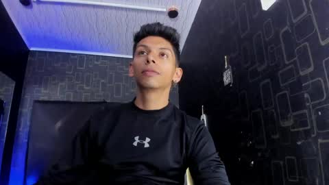 Snapshot of dereck_monroe chatting on 05/15/26, 06:37 Dereck online show from 05/15/26, 06:37