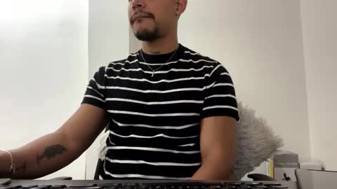 Snapshot of dereck_myers chatting on 04/11/26, 11:53 Dereck Myers online show from 04/11/26, 11:53