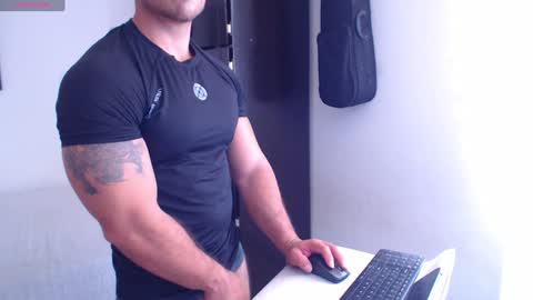 Derek online show from 12/01/24, 04:29