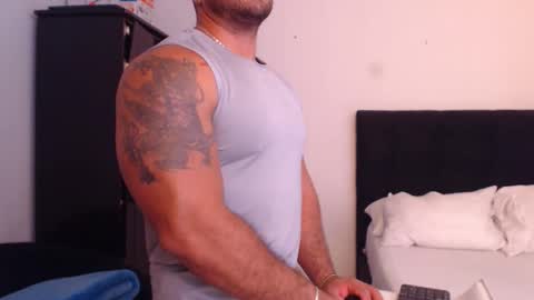 Derek online show from 11/05/25, 01:33