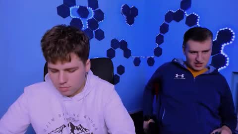 derek_hawk_ online show from 12/17/25, 09:48