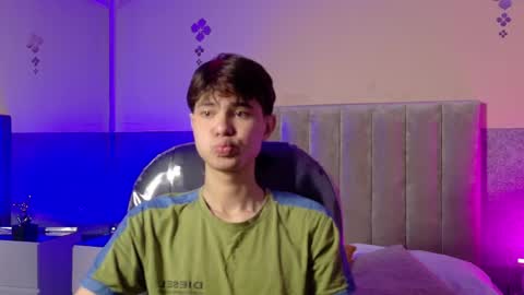 derek_sinn online show from 04/05/26, 01:08