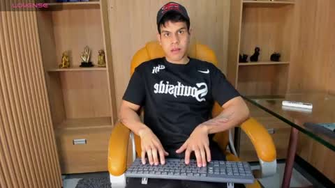 derek_voss online show from 04/23/26, 11:53