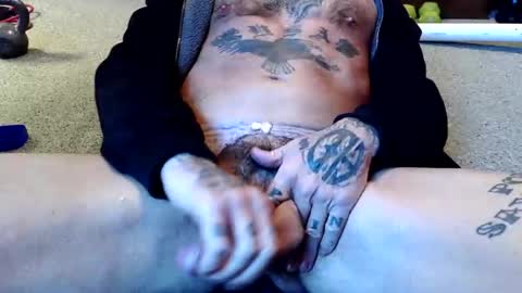 Snapshot of derekdiamond chatting on 01/05/26, 06:44 henry garfield online show from 01/05/26, 06:44