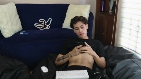 Derek online show from 11/19/25, 08:42