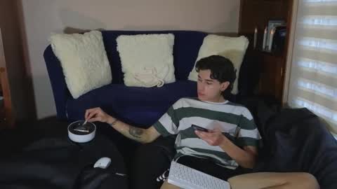 Derek online show from 12/18/25, 10:05