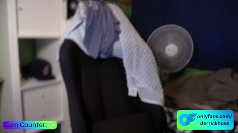 Snapshot of derrick_hose chatting on 10/07/25, 04:48 Derrick Hose online show from 10/07/25, 04:48