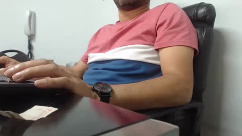 Snapshot of derrik_ chatting on 12/17/24, 10:12 online show from 12/17/24, 10:12